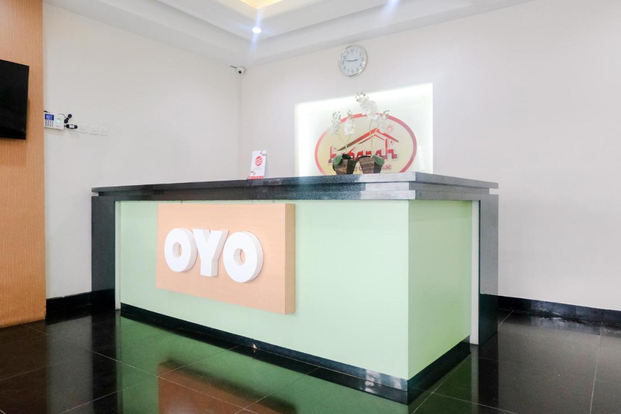 Oyo 696 Hasanah Guest House Syariah De Saphire Μαλάνγκ Εξωτερικό φωτογραφία