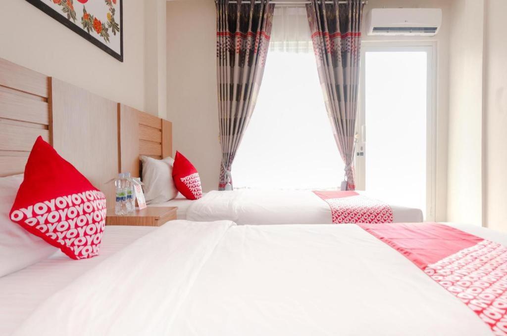 Oyo 696 Hasanah Guest House Syariah De Saphire Μαλάνγκ Εξωτερικό φωτογραφία